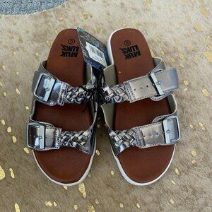 Muk Luks Jaycee Sandals in Pewter NWT